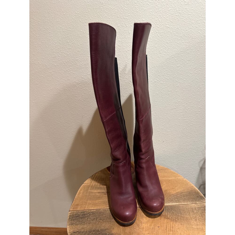 Elegant Burgundy Knee-High Boots - Picture 2 of 9